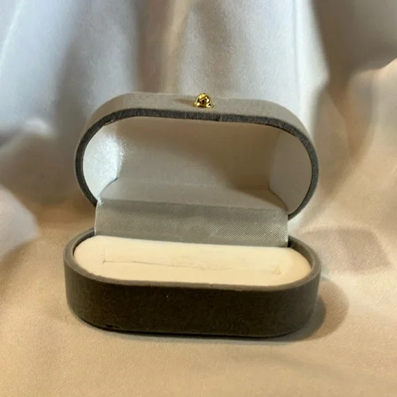 Elegant Gray Jewelry Box - Picture 2 of 2